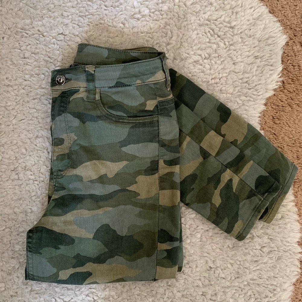 SOLD❗️🌻 Camo high waisted pants